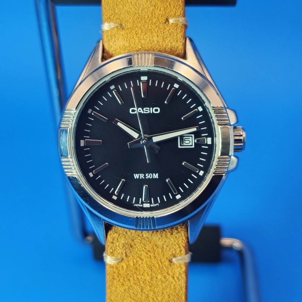 Vintage‎ 2012 Casio LTP-1308D Date 30mm Unisex Watch New Leather Strap 50M WR